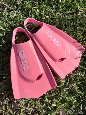 Arena Women's Pink Fins Swim Training Size 7.5-9 USA